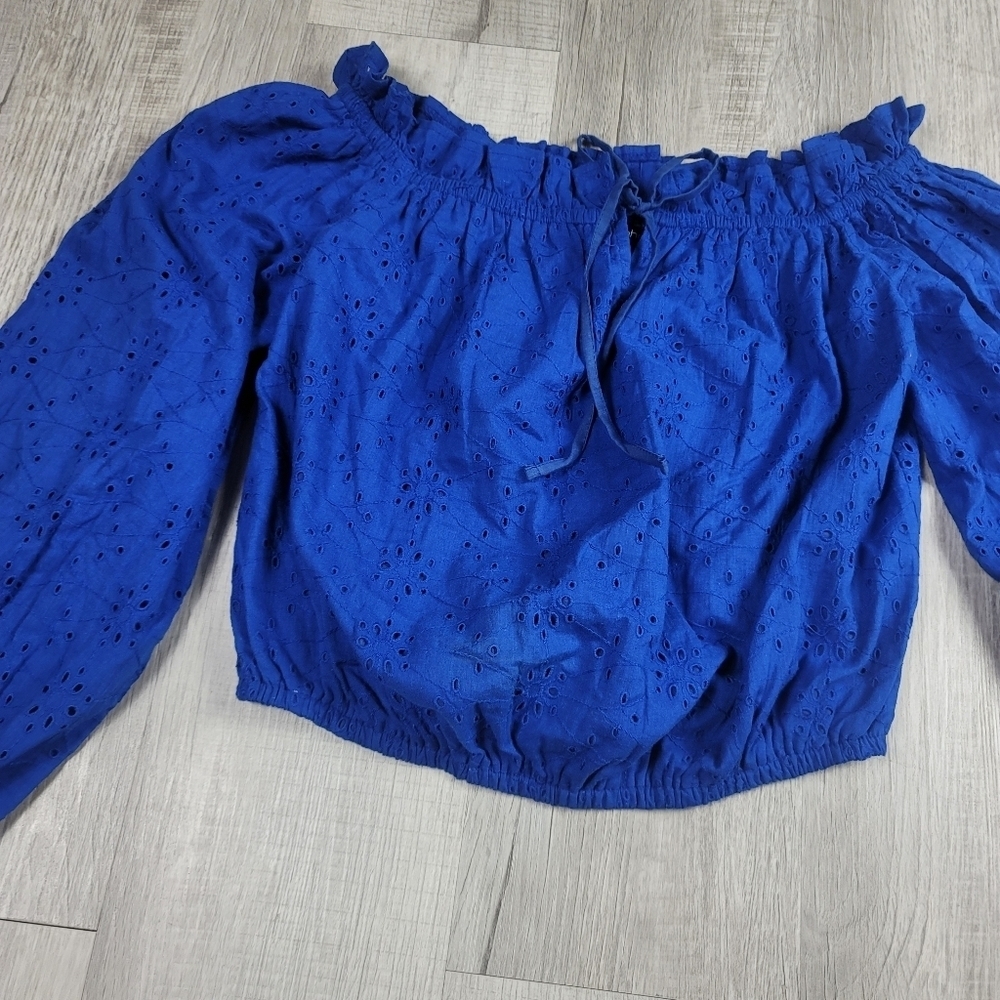 Boohoo Plus Eyelet Off Shoulder Top Cobalt - Picture 4 of 9